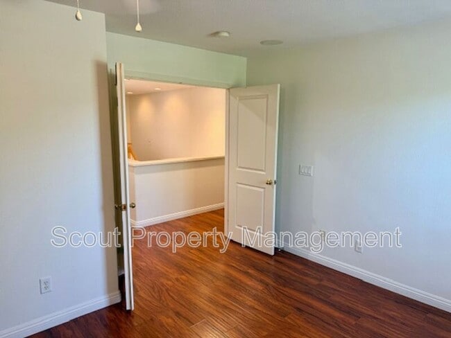 Building Photo - 39877 Worthington Pl