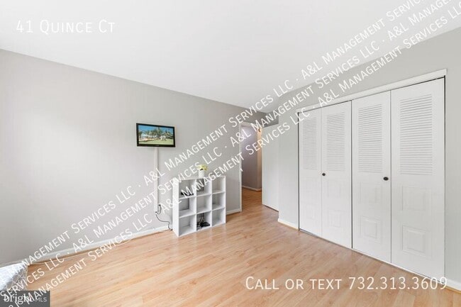 Building Photo - 41 Quince Ct