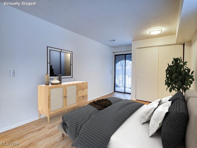 Building Photo - 33803 Electric Blvd