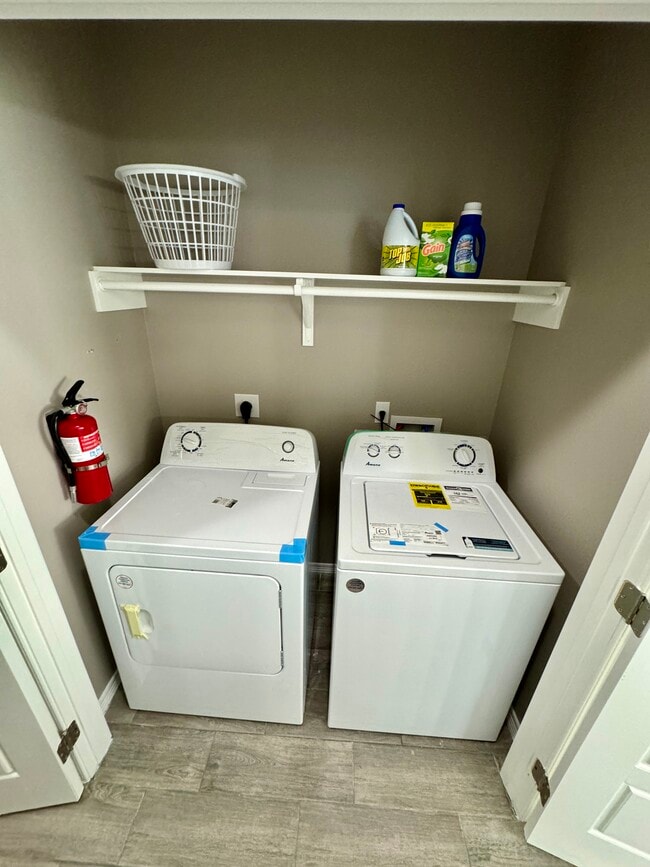 Building Photo - 807 E Starr St