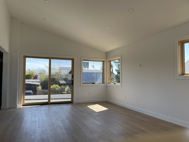 3038 Beech St - 1st Floor Bedroom - 1505 Fern Street
