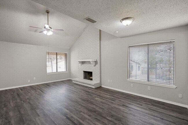 Building Photo - Lake Arlington area 4 bedroom with large yard
