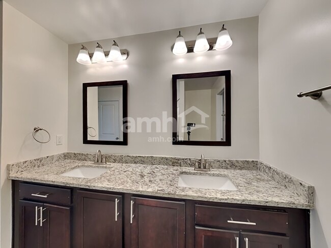 Building Photo - 4394 Kendrick Cir