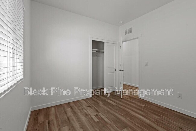 Building Photo - 15307 Cloud Crst Ave