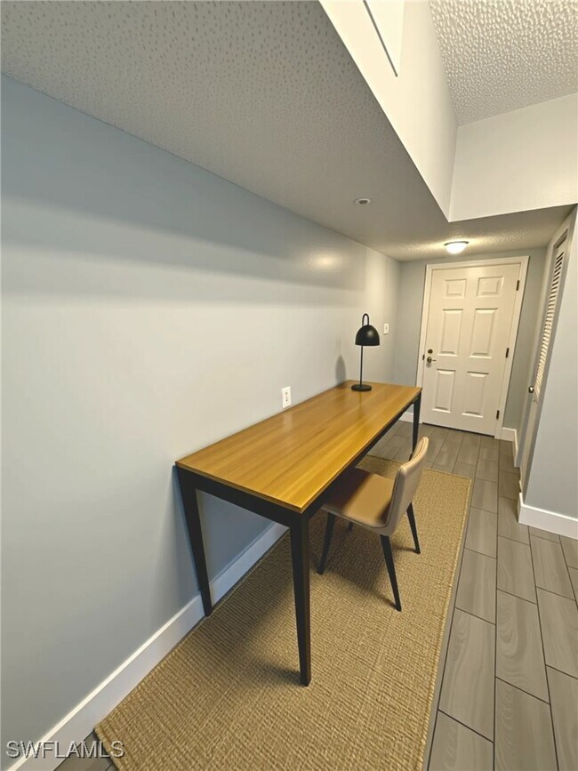 Building Photo - 1820 Florida Club Cir