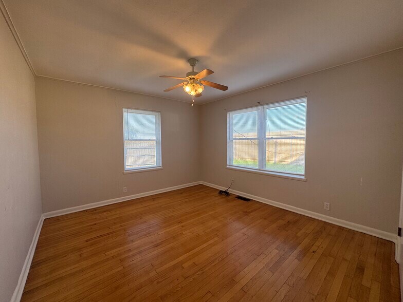 Building Photo - 6007 NW 32nd St