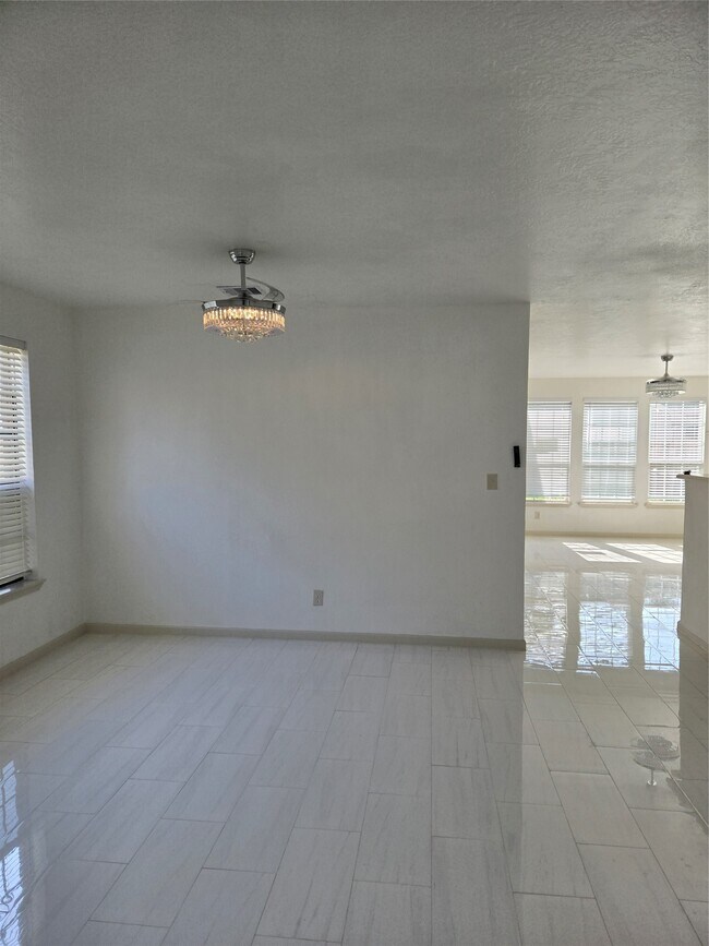 Building Photo - 16203 Dryberry Ct