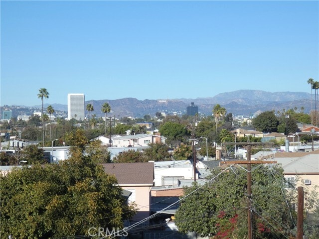 Building Photo - 2044 S Burnside Ave