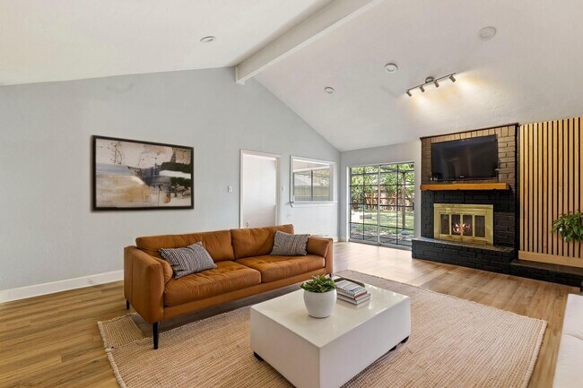 Building Photo - 202 Coppersmith Dr