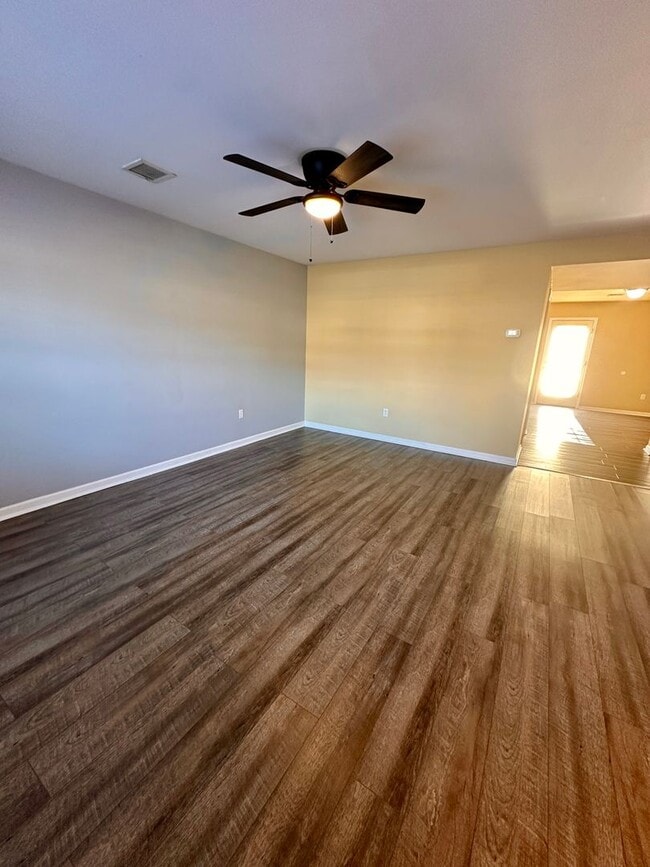 Building Photo - 2086 Market St Ext