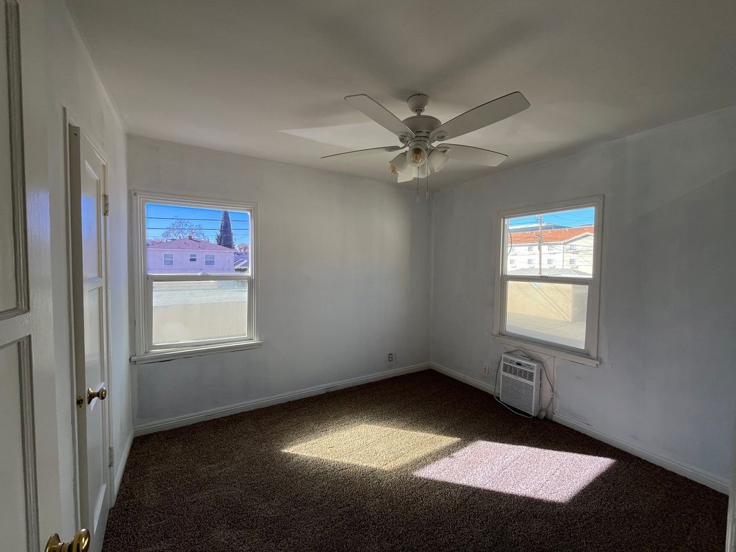 Building Photo - 131 1/2 North Kenwood Street