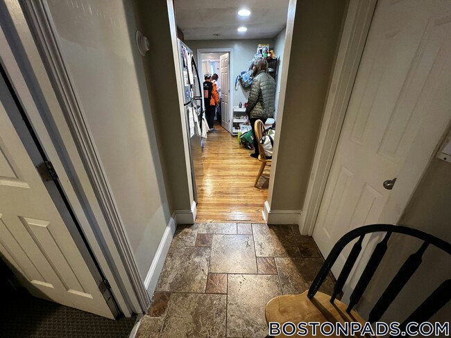 Building Photo - 12 Shepherd Ave