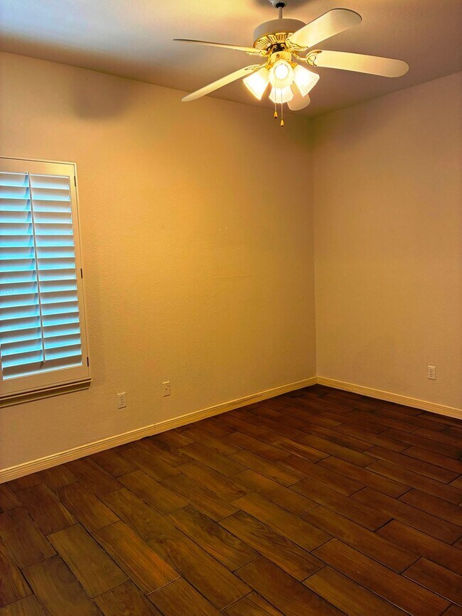 Building Photo - Large home Beauty in Santa Teresa