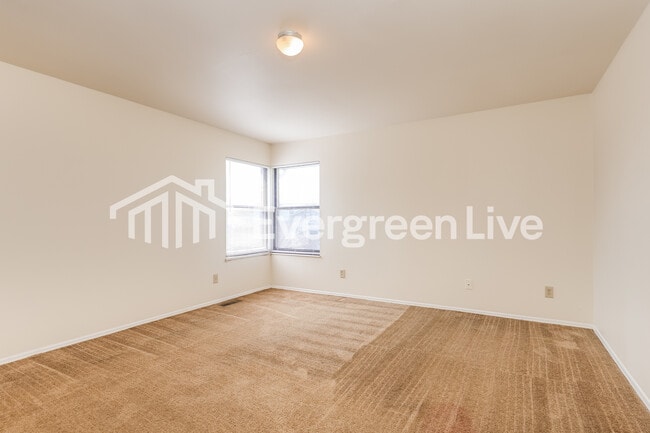 Building Photo - 6800 Deer Bluff Dr