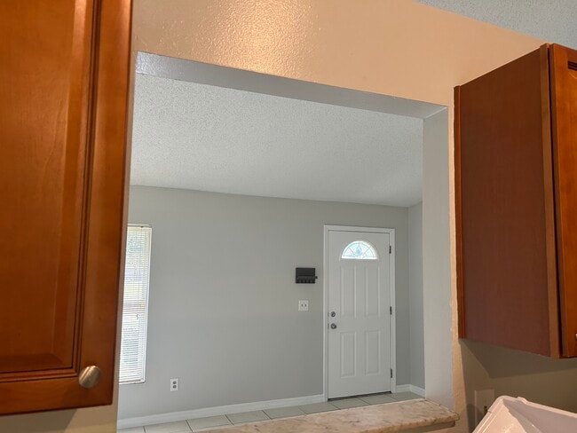 Building Photo - 12331 Antonio Cir