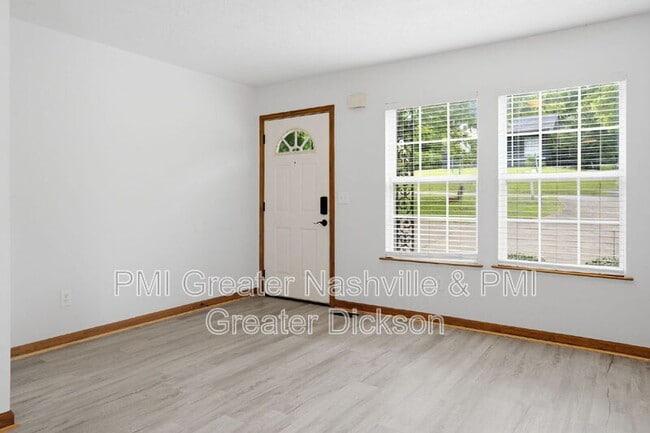 Building Photo - 1208 Coreland Dr