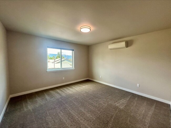 Building Photo - 610 Mead Ave