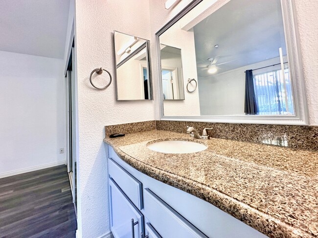 Building Photo - 615 Fredricks Ave