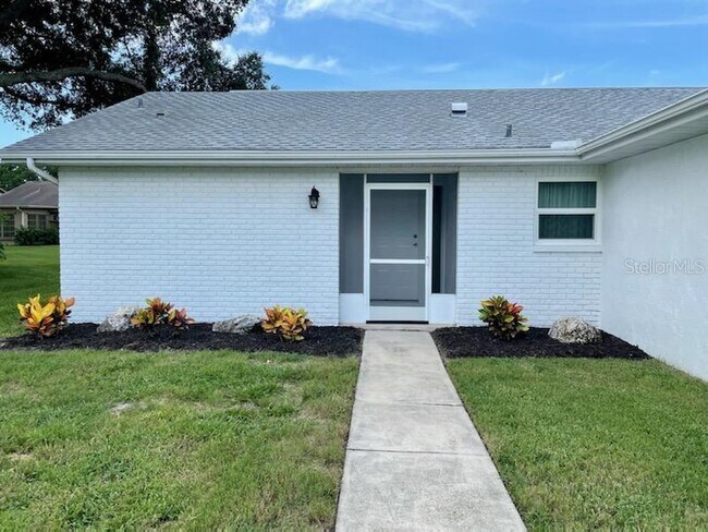 Building Photo - 1676 Caledonia Dr