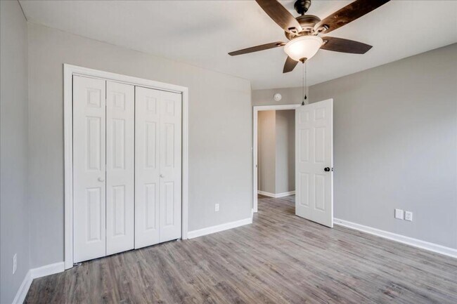 Building Photo - 4642 La Ct