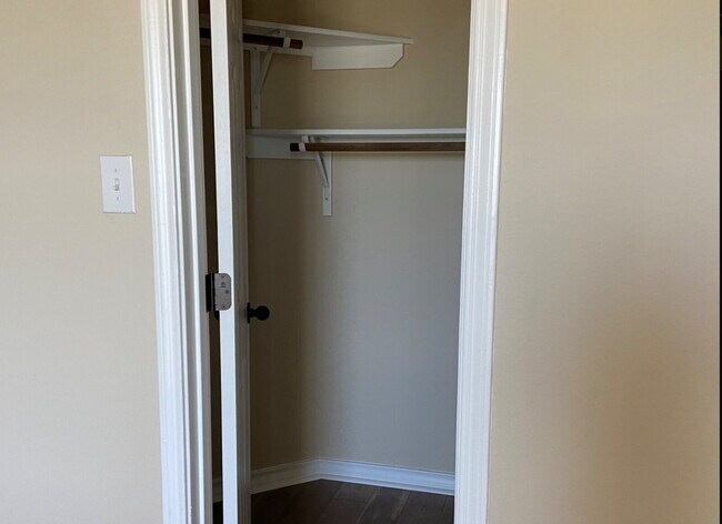 Building Photo - "Spacious 3-Bedroom Condo Oasis with 2.5 Baths in San Antonio – Your Perfect Retreat!"