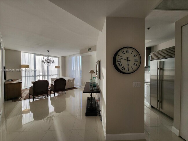 Building Photo - 18201 Collins Ave