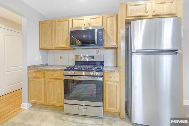 Building Photo - 56 Woodward Ave