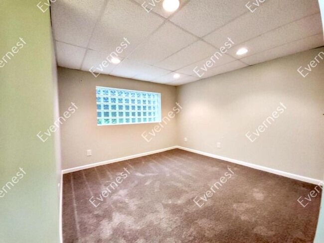 Building Photo - 3815 Paces Ferry W