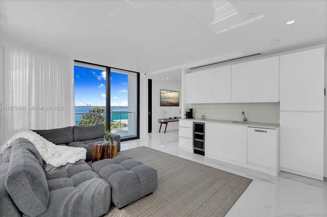 Building Photo - 11 Century Ln