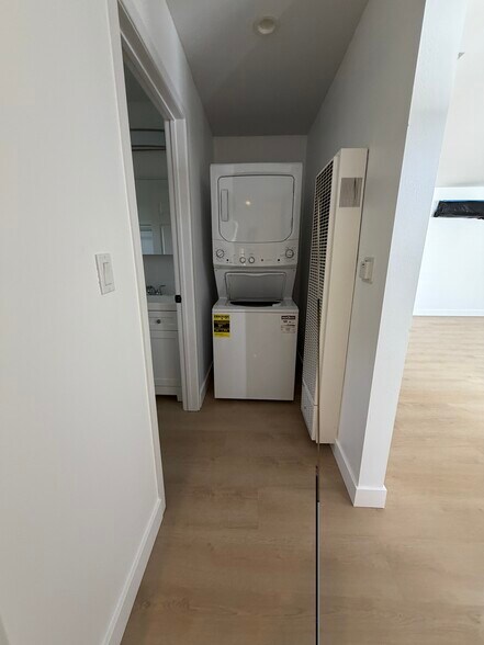 Building Photo - 1222 Felbar Ave