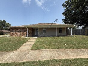 Building Photo - 1237 N Ironwood Pl