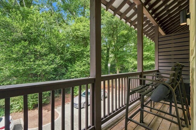 Building Photo - 3371 Dogwood Dr