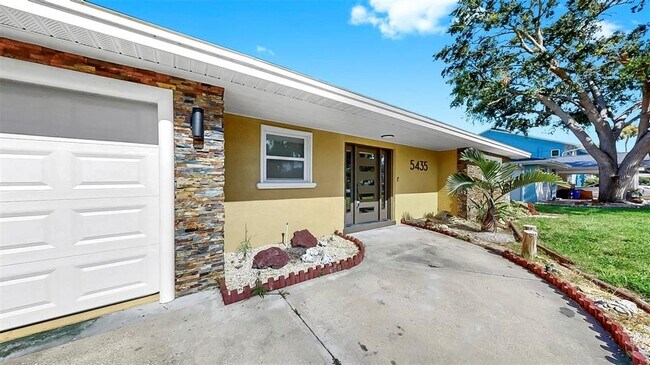 Building Photo - 5435 Drinkard Dr