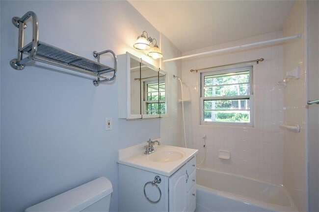 Building Photo - 1376 Woodbine St