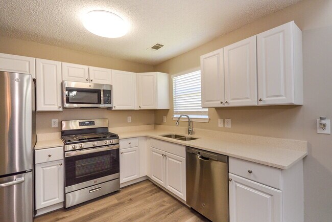 Building Photo - 2287 Rambling Way