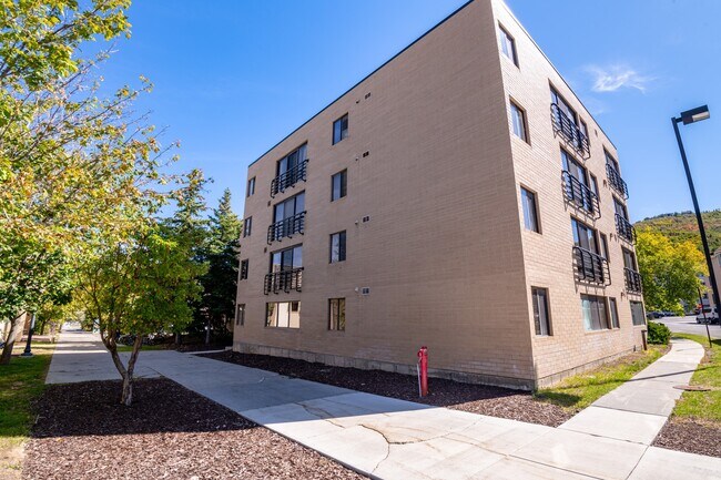 Building Photo - Conveniently Located Condo in Prospector S...