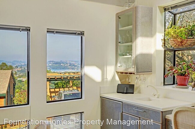 Building Photo - 4 br, 2 bath House - 25 Arana Circle
