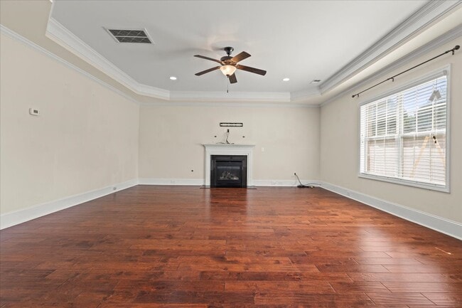 Building Photo - 1635 Lake Wateree Dr