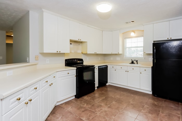 Building Photo - 11 N Springfield Dr