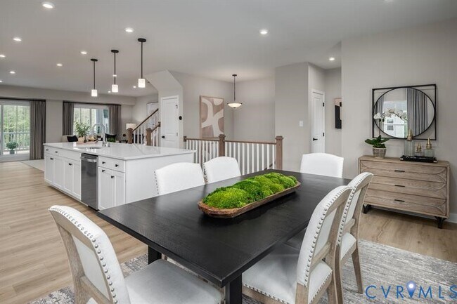 Building Photo - 8001 Lake Laurel Ln