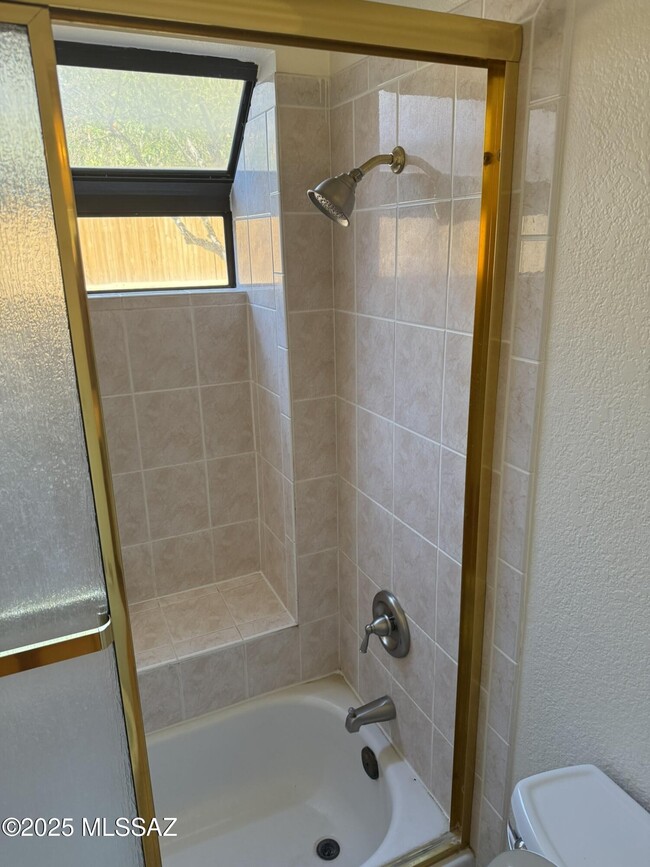 Building Photo - 4420 W Rockwood Dr