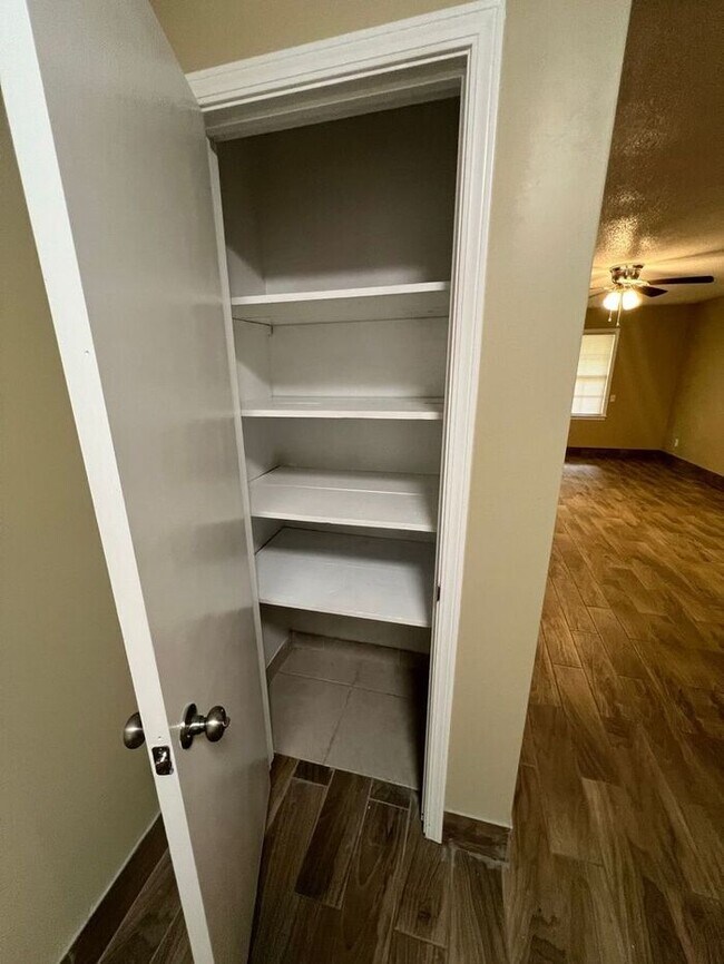 Building Photo - Cozy 2 bedroom 1 bath ranch duplex NOW AVAILABLE!