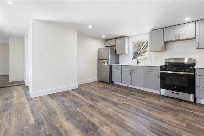 Primary Photo - 124 Williams Ave