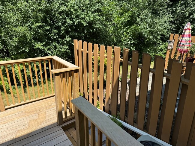 Building Photo - 116 Jordache Ln