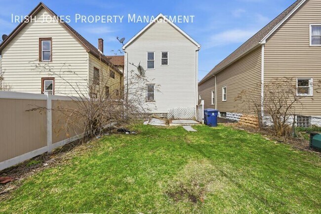 Building Photo - 61 Princeton Pl