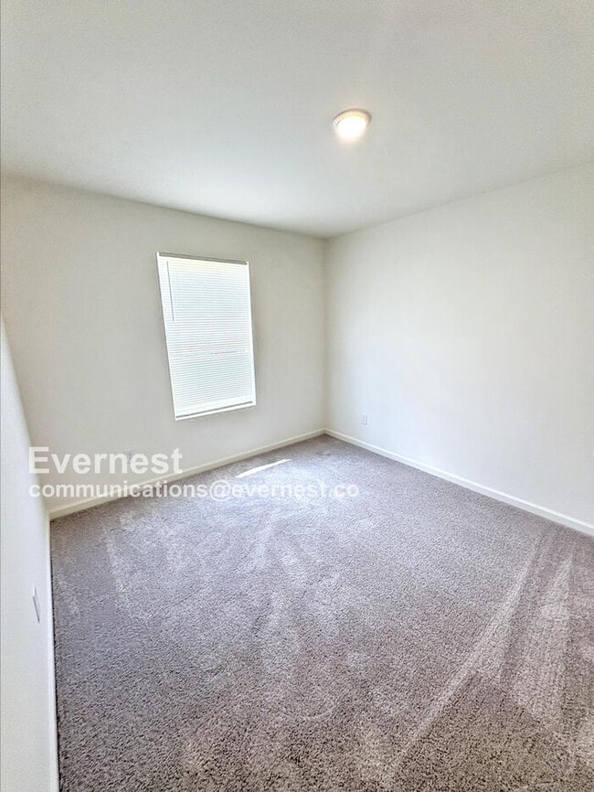 Building Photo - 141 Flowering Cherry St