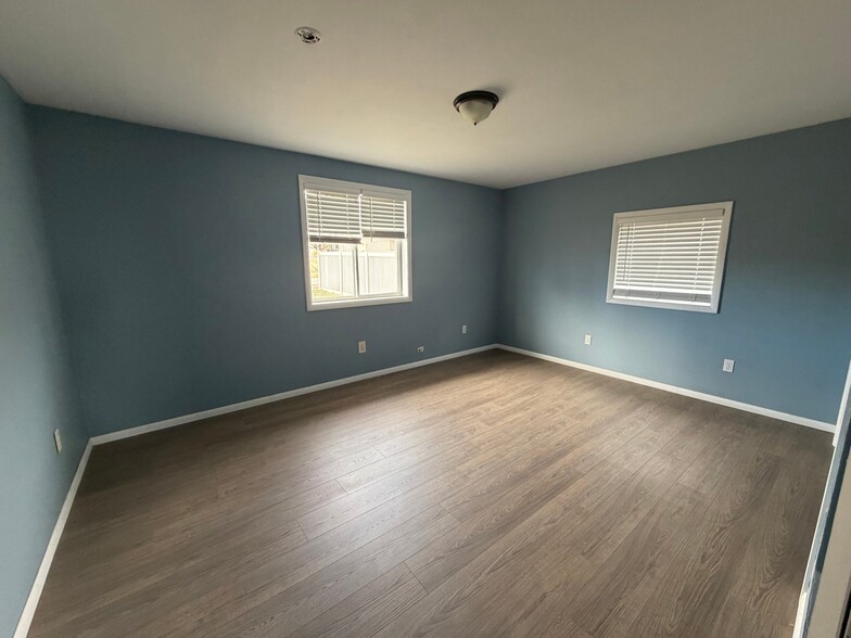 Building Photo - 227 4th St N