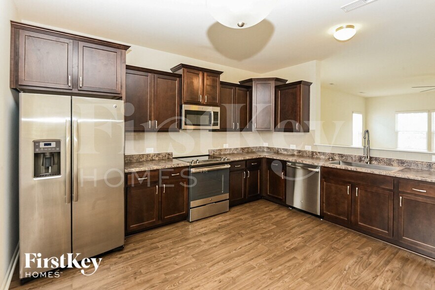 Building Photo - 153 Hidden Lakes Rd