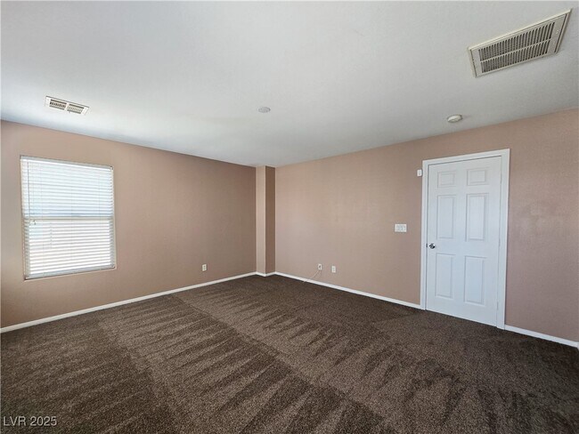 Building Photo - 10865 Wallflower Ave