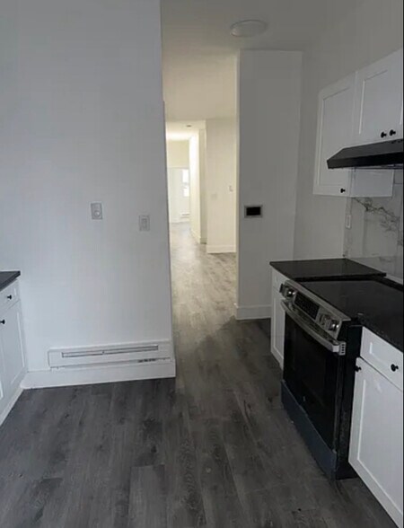 Building Photo - 25 Riverview Pl